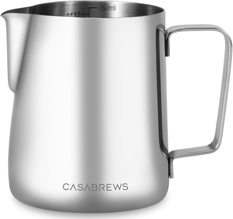 CASABREWS وعاء رغوة الحليب CASMP350، وعاء بخار من الفولاذ المقاوم للصدأ مع فوهة حادة، 350 مل (12 أونصة) لكوب رغوة الحليب لفن الكابتشينو أو اللاتيه، ملحقات آلة الإسبريسو للبارستا - Image 1